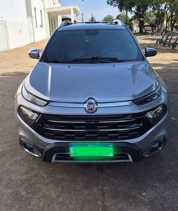 FIAT TORO 2.0 16V TURBO DIESEL RANCH 4WD AT9 FIAT TORO 2.0 16V TURBO DIESEL RANCH 4WD AT9
